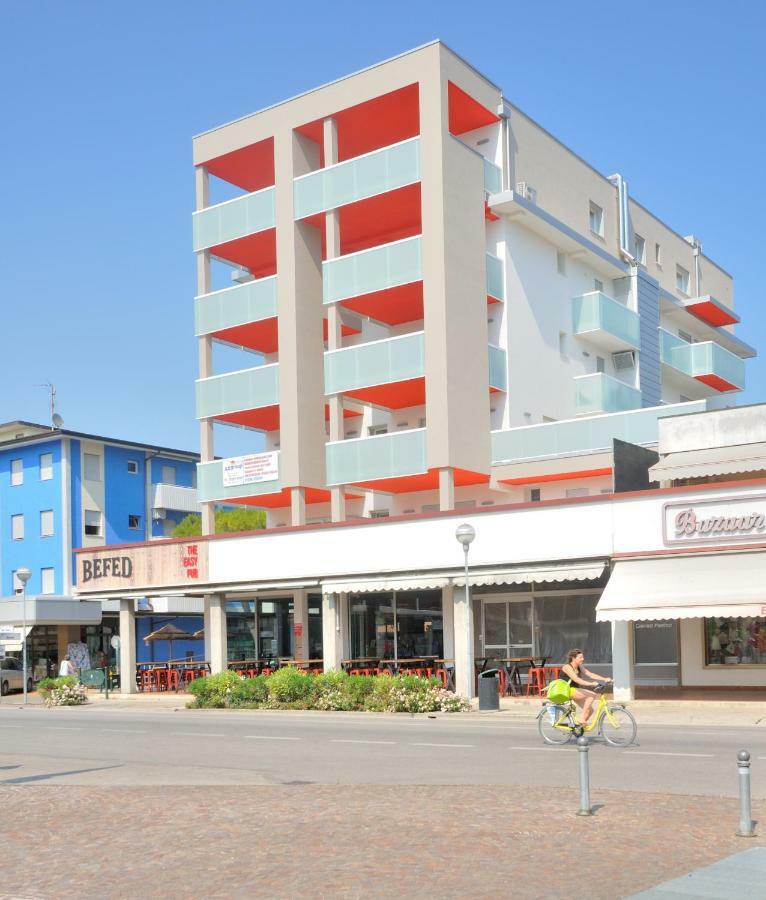 Condominio Il Faro Bibione Bagian luar foto